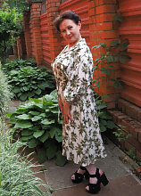 Nata is a curvy mature nympho that loves to finger her ass and pussy when she's alone